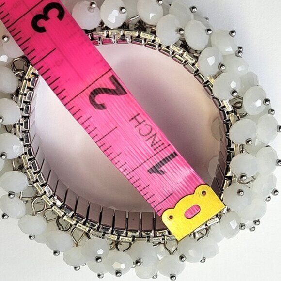 Vintage Milk Glass Stretch Bracelet - Picture 9 of 11
